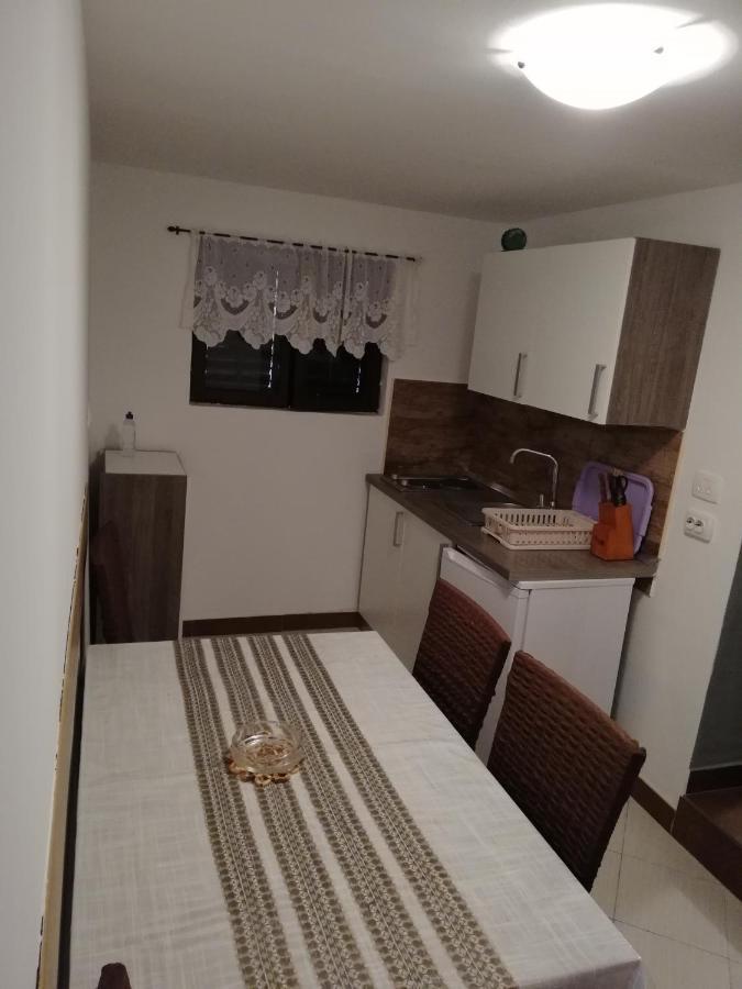 Apartman Cvita Tkon Extérieur photo